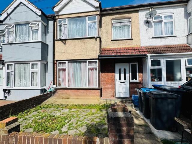 House for sale in Kingsbury, Greater London