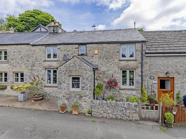 House for sale in Froggatt, East Midlands