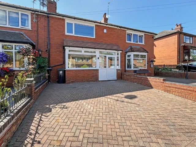 House for sale in Bowlee, Bury