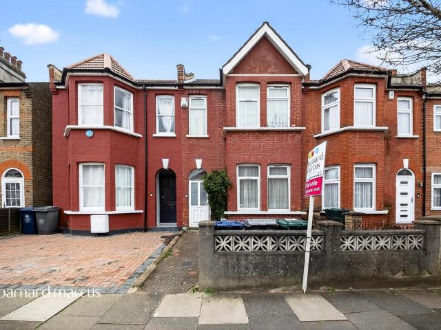 House for sale in North Finchley, Greater London