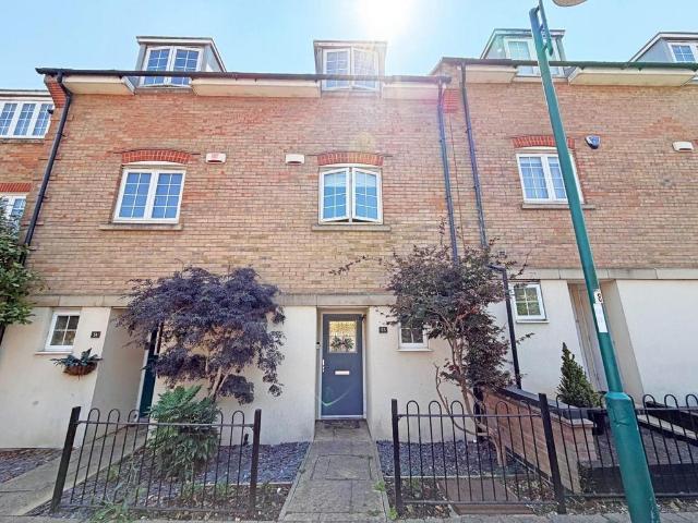House for sale in Hampton Hargate, Peterborough