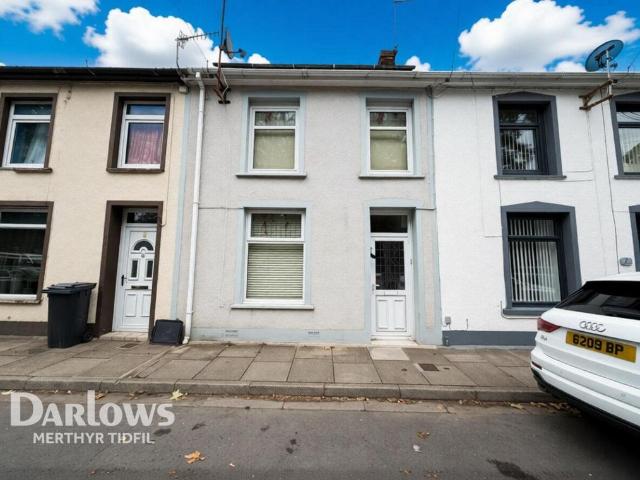 House for sale in Troed-y-rhiw, Pentrebach