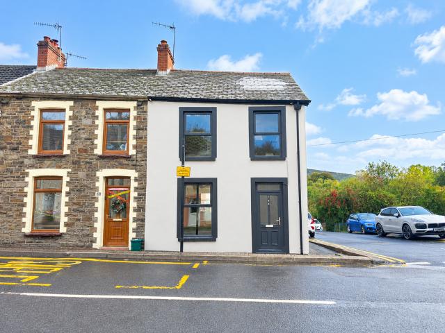 House for sale in Penrhiwceiber