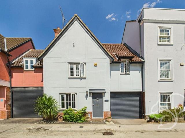 House for sale in Chancellor Park, Chelmsford
