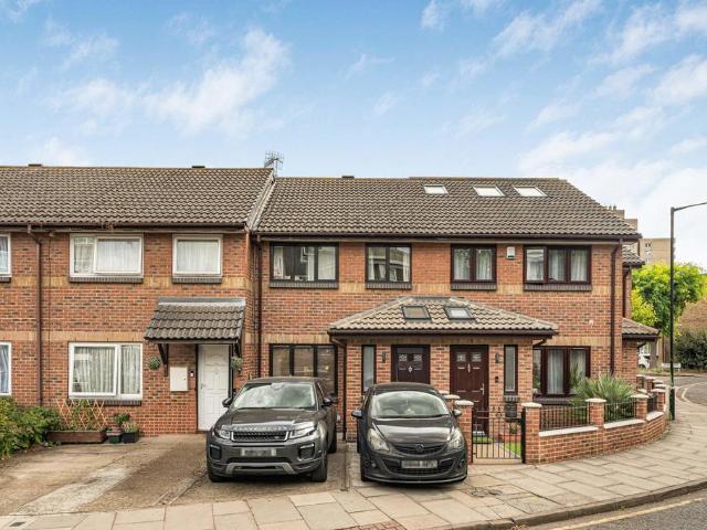 House for sale in Poplar Grove, Greater London