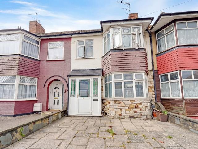 House for sale in Upper Edmonton, Greater London