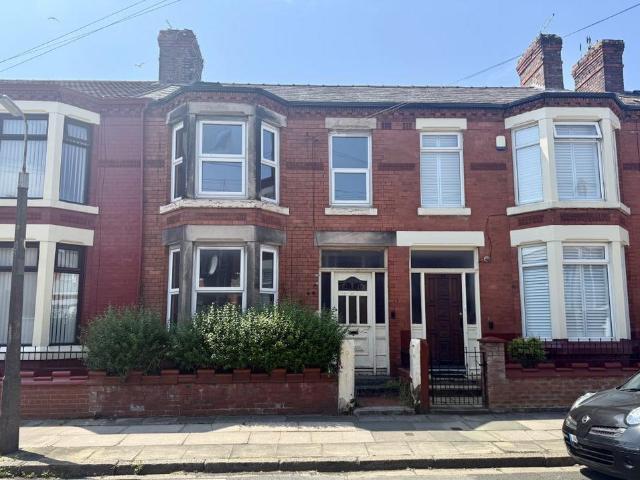 House for sale in Calderstones