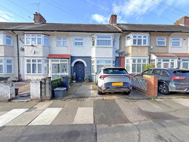 House for sale in Newbury Park, Greater London