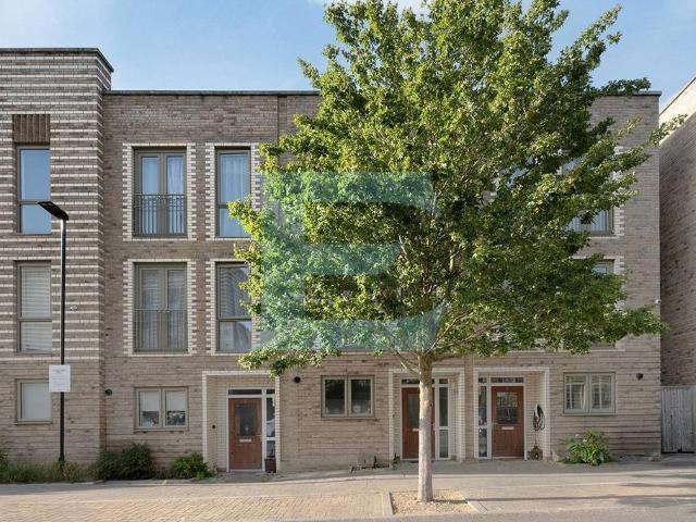 House for sale in Colindale, Greater London