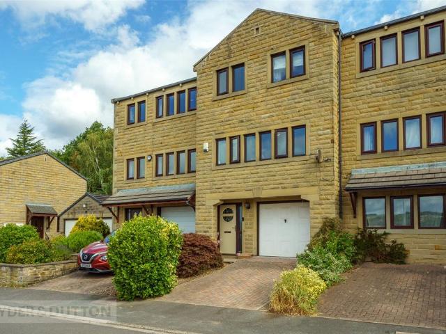House for sale in Holme Valley, Brockholes