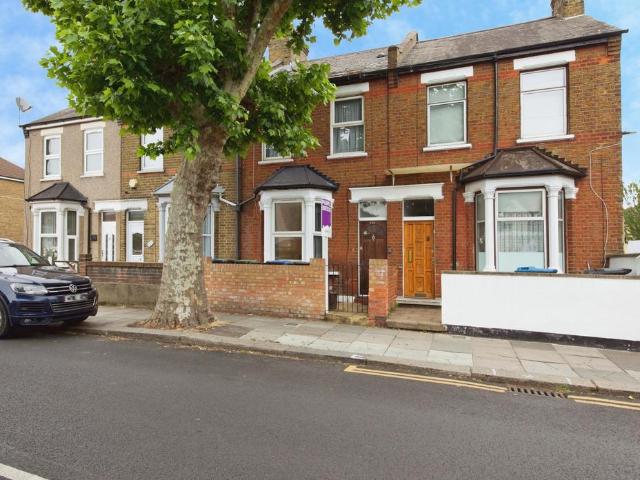 House for sale in Lower Edmonton, Greater London