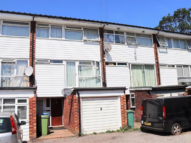 House for sale in Farnborough, Hampshire