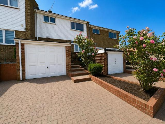 House for sale in Farley Hill, Spring Park