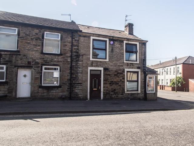 House for sale in Caldermoor, Burnedge
