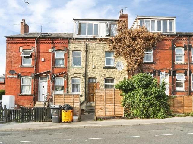 House for sale in Harehills, West Yorkshire