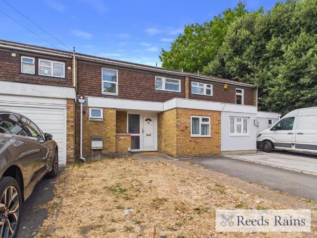 House for sale in Gidea Park, Greater London