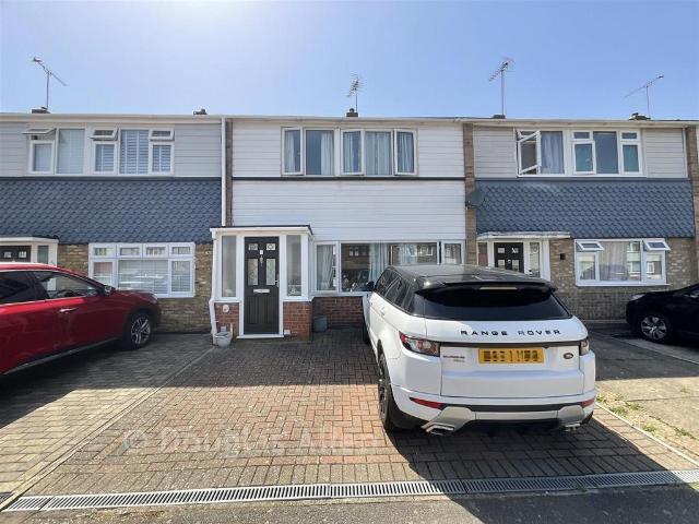 House for sale in Laindon, Essex