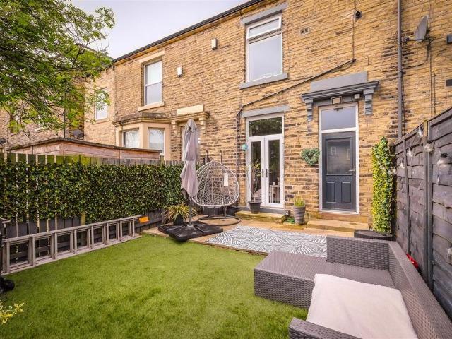 House for sale in Hipperholme, West Yorkshire
