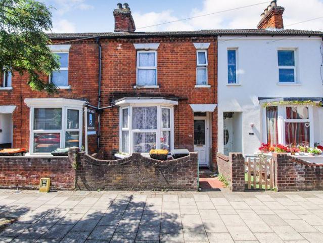 House for sale in Queens Park, Bedford