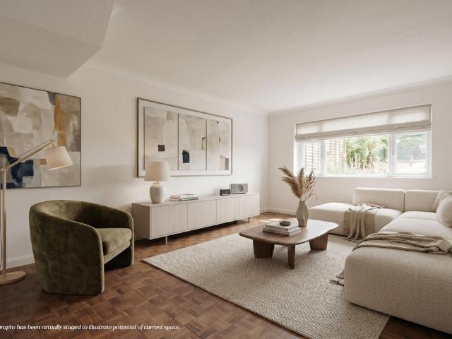 House for sale in Bushey, Bushey Heath