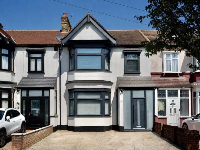House for sale in Gants Hill, Greater London
