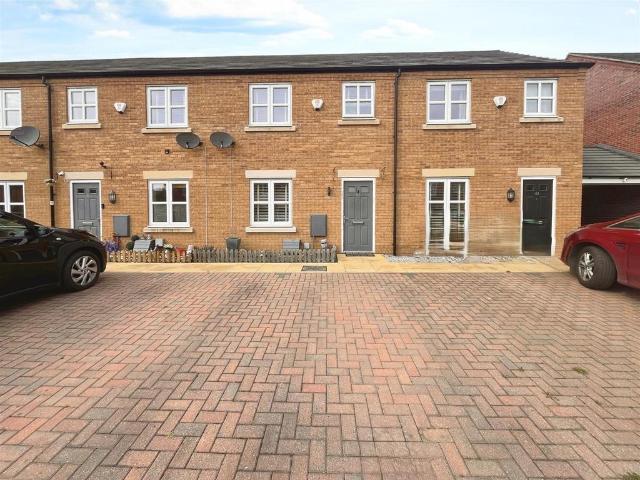 House for sale in Oversetts, Egginton
