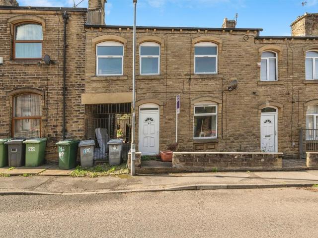House for sale in Huddersfield, West Yorkshire