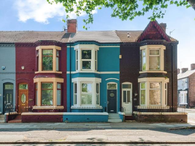 House for sale in Cabbage Hall, Calderstones