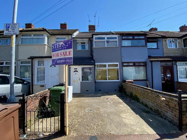 House for sale in Dagenham, Greater London