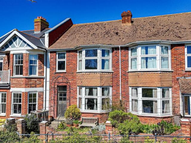 House for sale in Old Town, Guestling Green