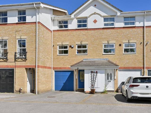 House for sale in Watford Heath, North Watford