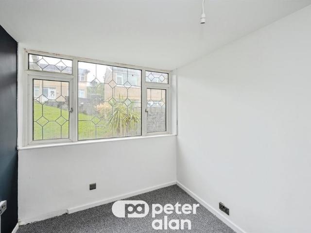 House for sale in Cimla, Neath