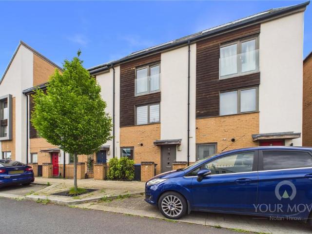 House for sale in Upton
