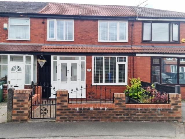 House for sale in Guide Bridge, Greenheys