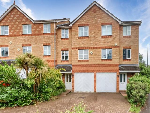 House for sale in Totteridge, Buckinghamshire
