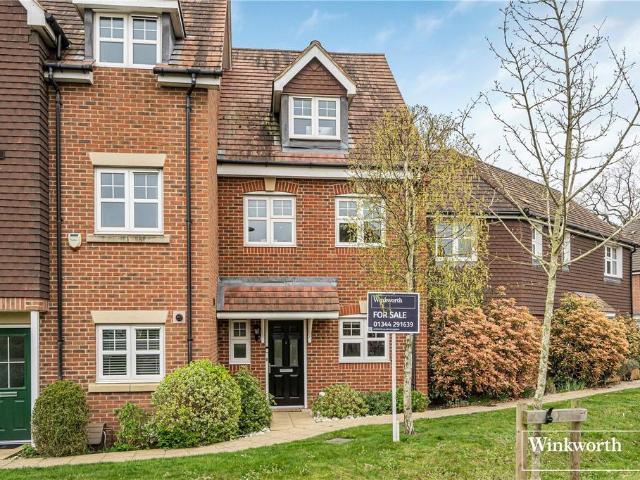 House for sale in Heol-las, Surrey