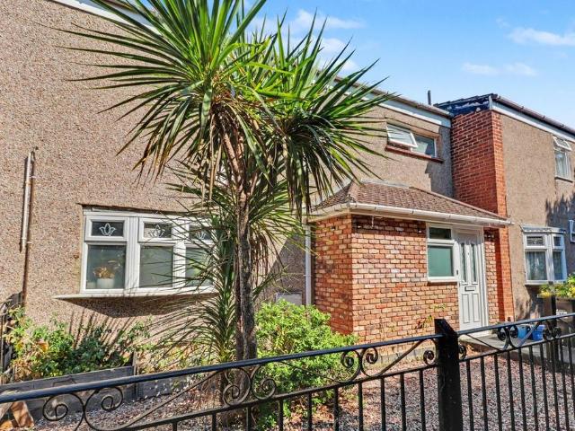 House for sale in North Shoebury, Alton Barnes