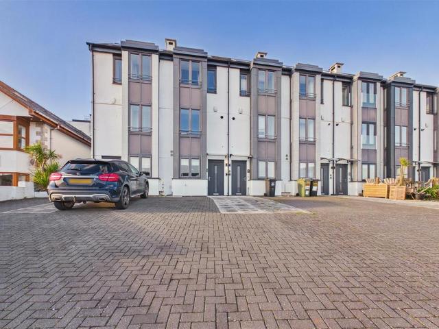 House for sale in Newquay, Cornwall
