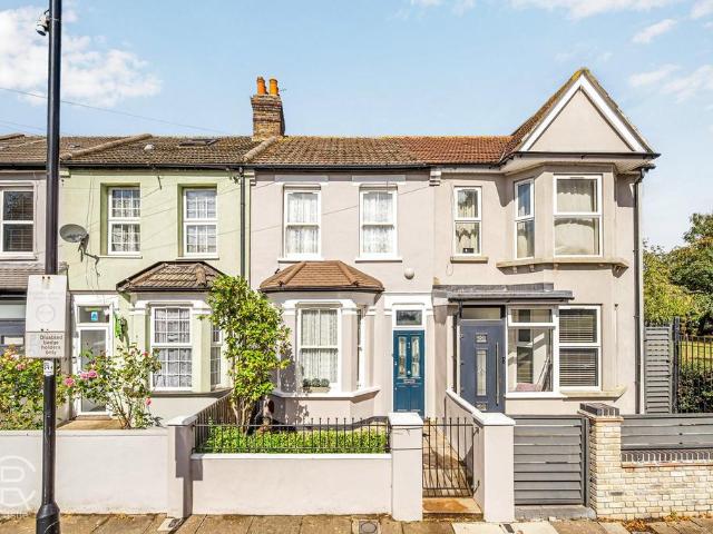 House for sale in London Borough of Ealing, Greater London