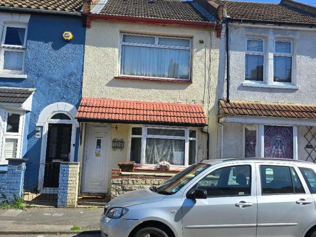 House for sale in Brompton, Gillingham