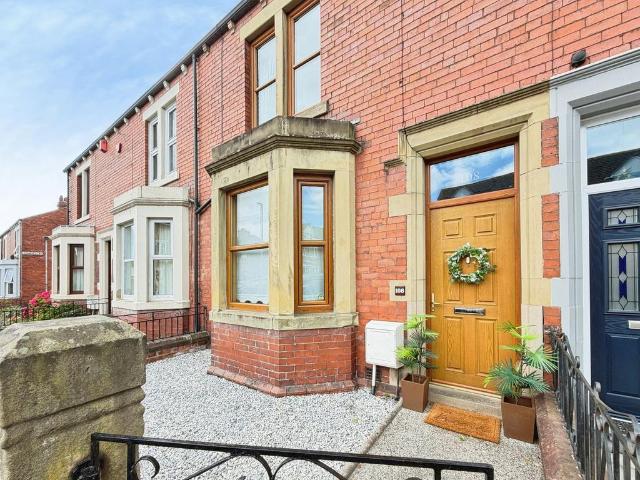 House for sale in Longsowerby