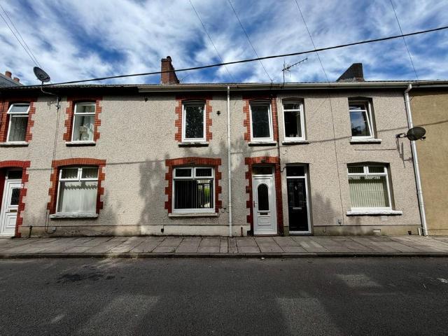 House for sale in Ynysddu, Wales