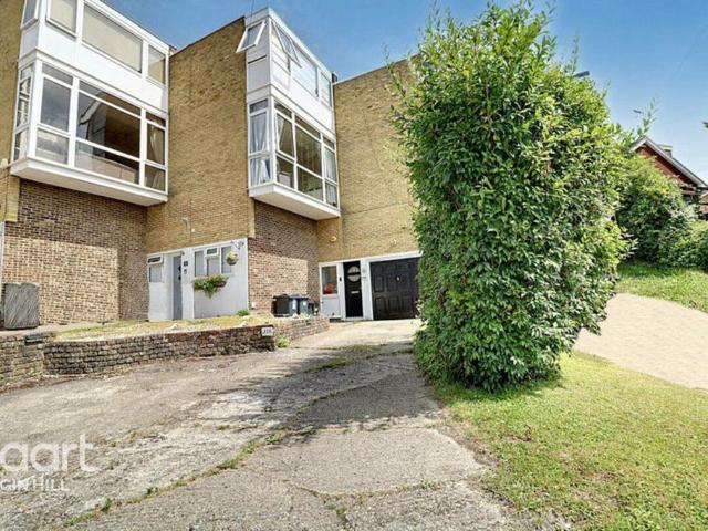 House for sale in Greater London