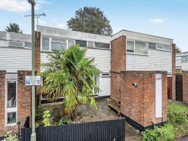 House for sale in West Byfleet, Woking