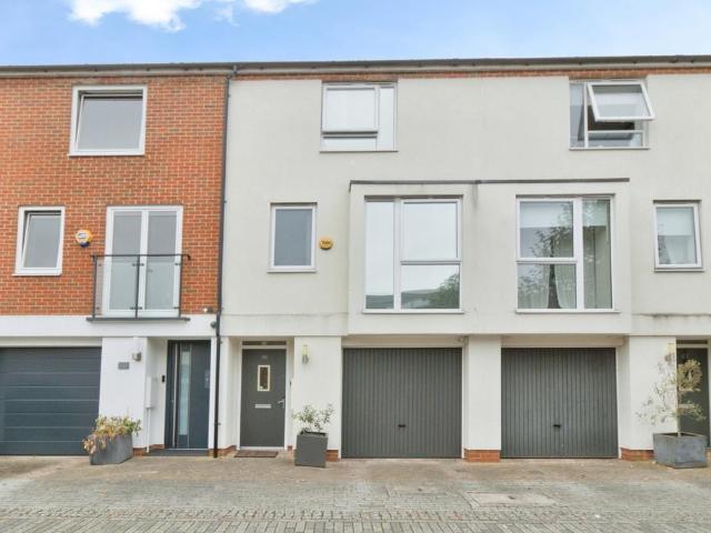 House for sale in London Borough of Bexley, Greater London