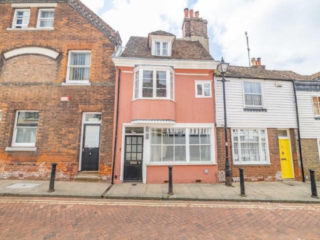 House for sale in Oad Street, Kent