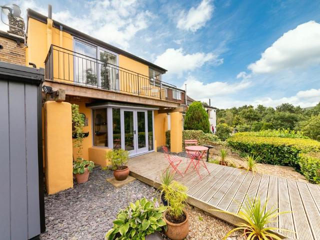 House for sale in Lascelles Hall, Kirkburton