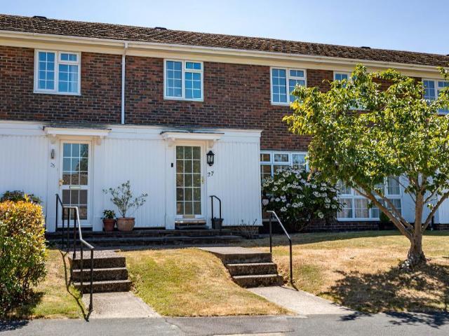 House for sale in London Borough of Croydon, Sanderstead