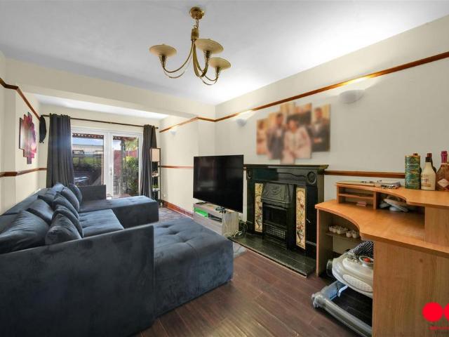House for sale in Ardleigh Green, Greater London