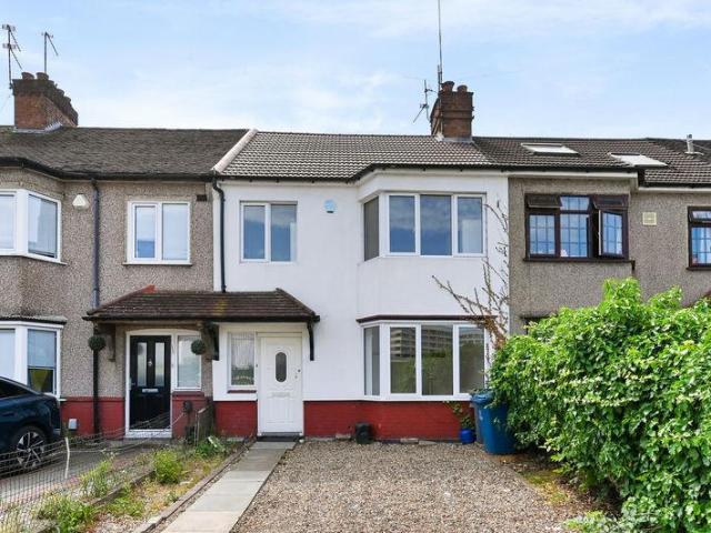 House for sale in Harrow Weald, Greater London